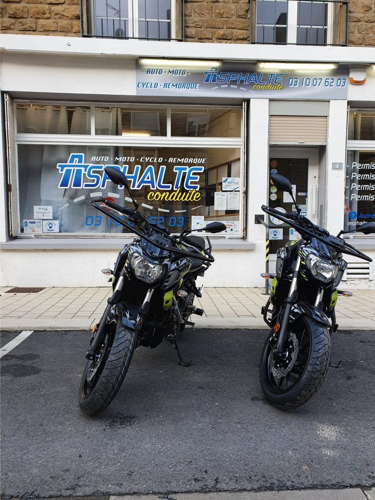 permis moto chez Asphalte Conduite à Carignan sur yamaha mt07